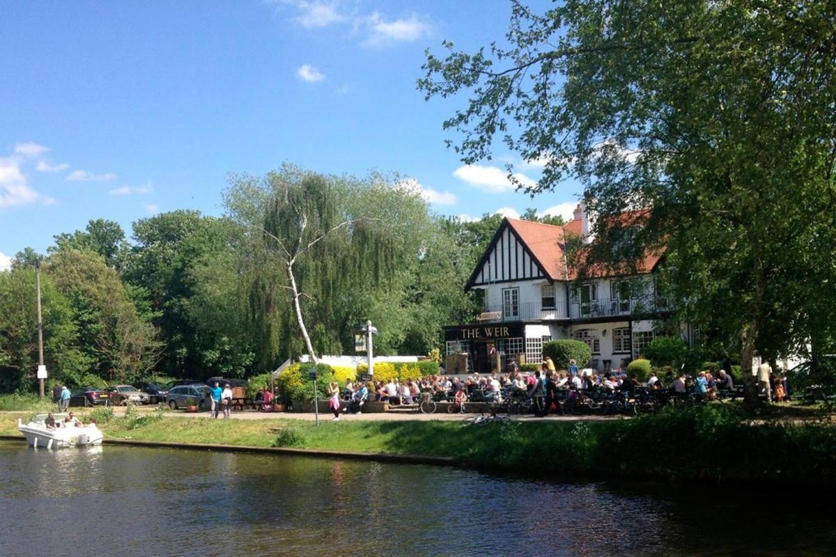 The Weir Hotel Walton-on-Thames Exterior photo